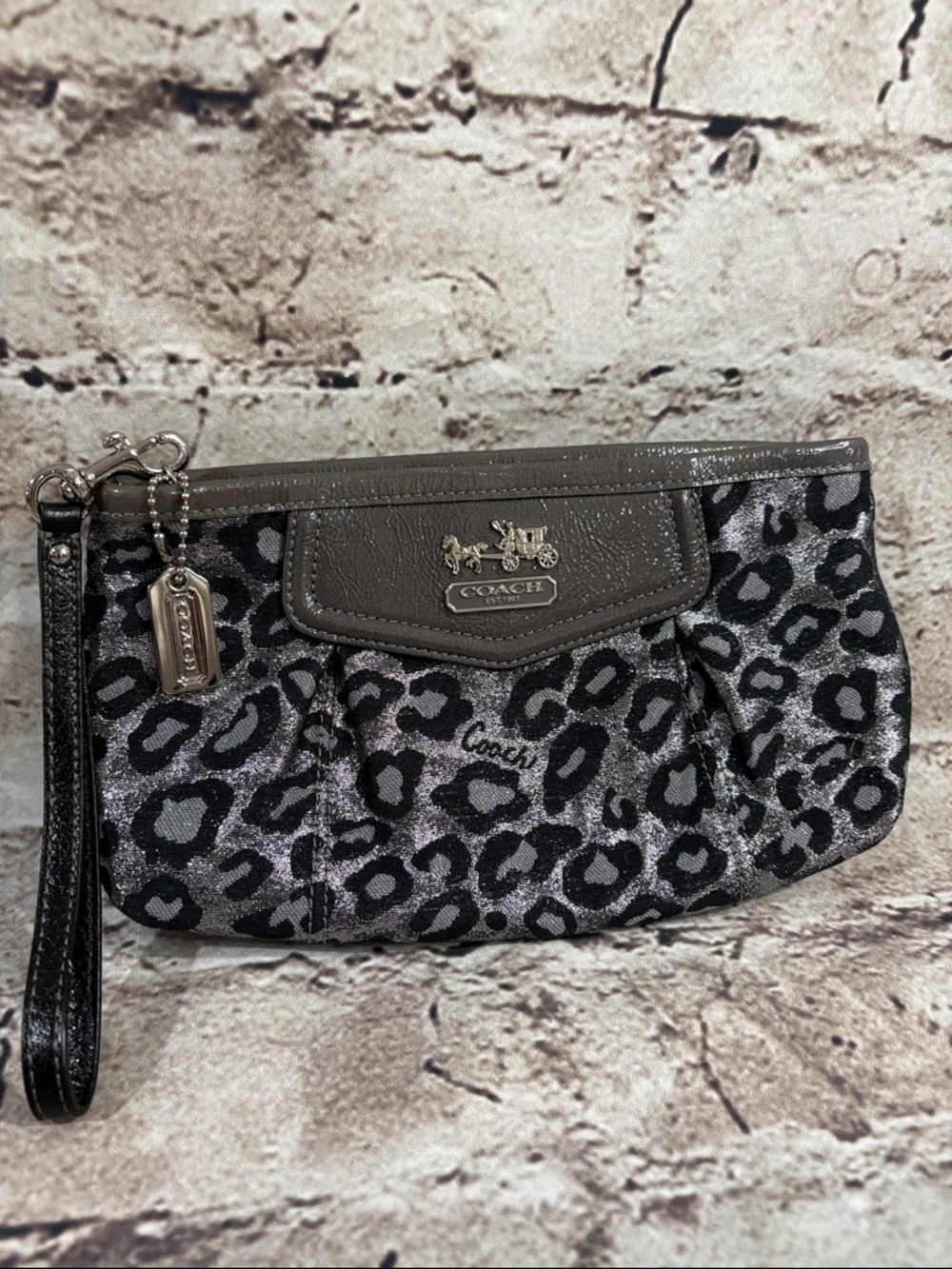 Early 2000s Coach Metallic Gray Leopard Print Wristlet/ Clutch - Picture 3 of 13